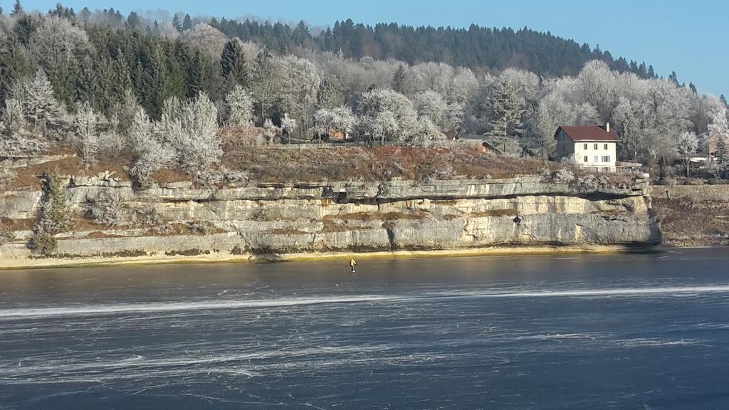Hotel Les Rives Du Doubs 레브레네 외부 사진
