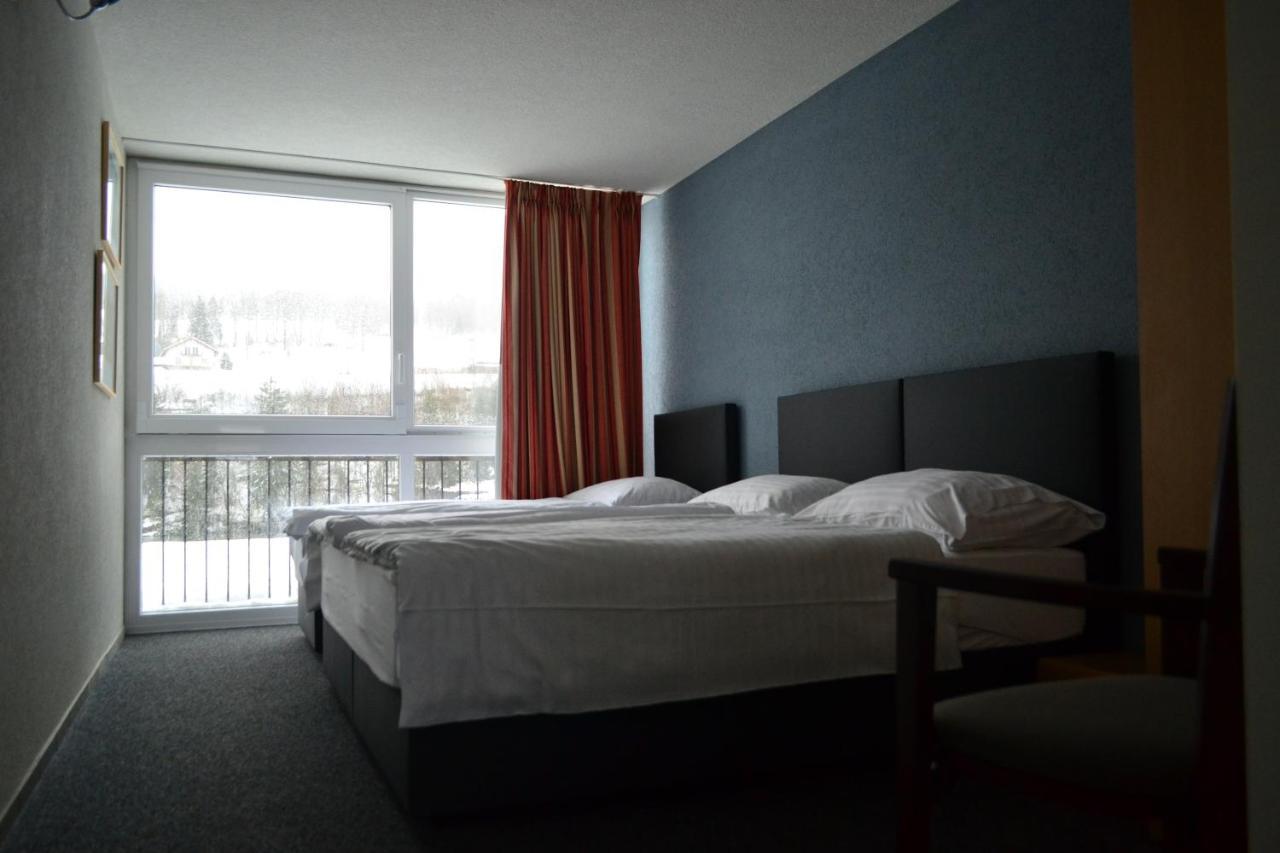 Hotel Les Rives Du Doubs 레브레네 외부 사진